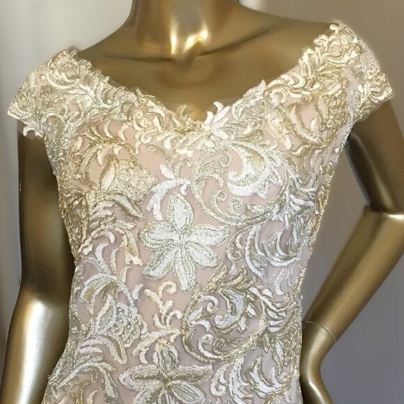 TADOSHI SHOJI Gold & Cream Blanchett Metallic V-Neck Gown - Picture 4 of 16